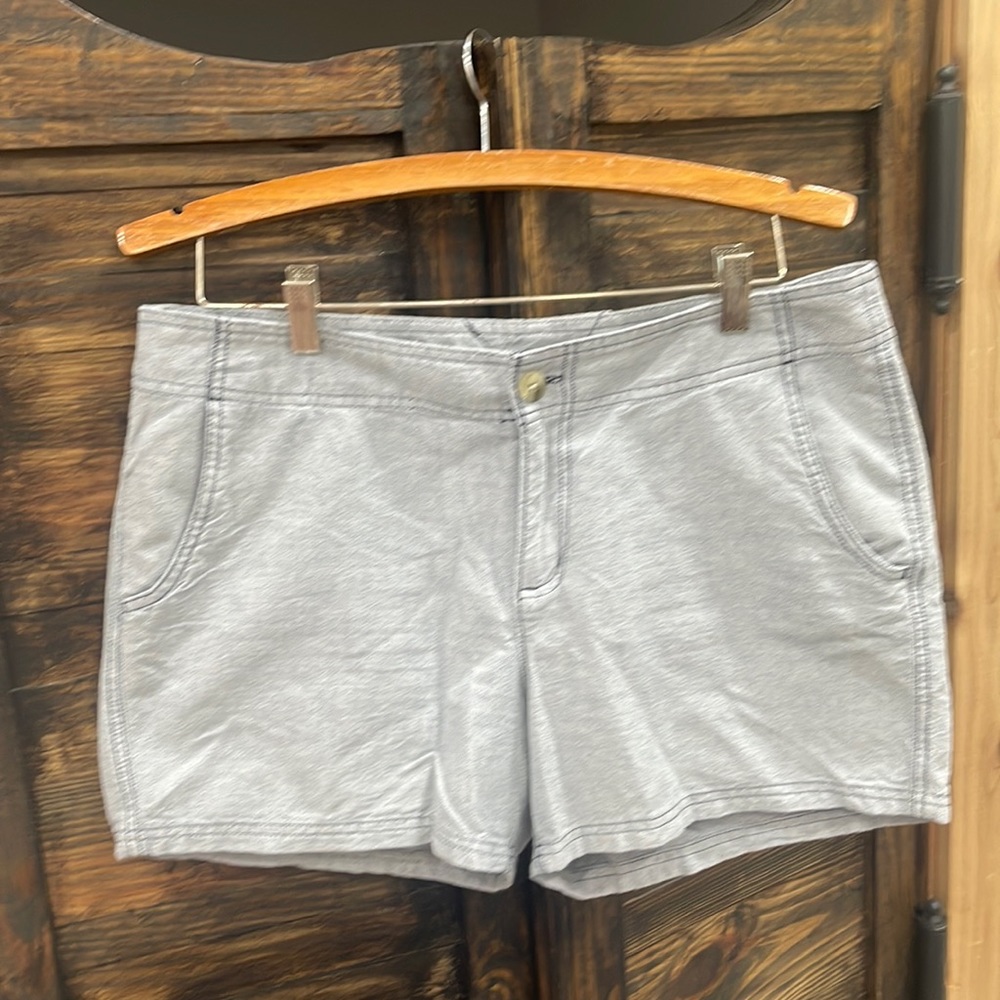 Columbia blue/gray shorts size12